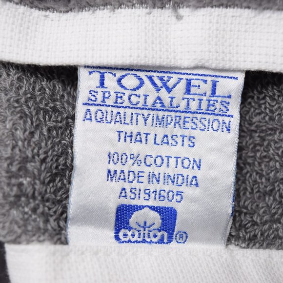 W Fort Lauderdale The Residences Pool Beach Resort Towel Cotton Gray White New - Picture 6 of 7